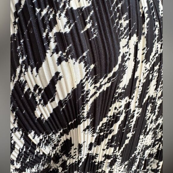 H&M PLISSÉ WRAP DRESS - Picture 5 of 14